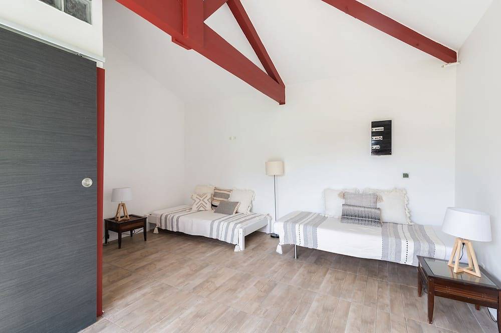 Villa 230m² Avec Couloir de Nage et Grand Jardin in Bayonne, Bayonne und Umgebung