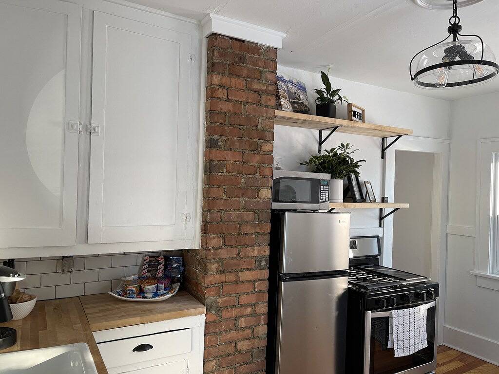 Cozy Cottage located near Czech Village and Newbo areas in Cedar Rapids, Ia in Cedar Rapids, Iowa