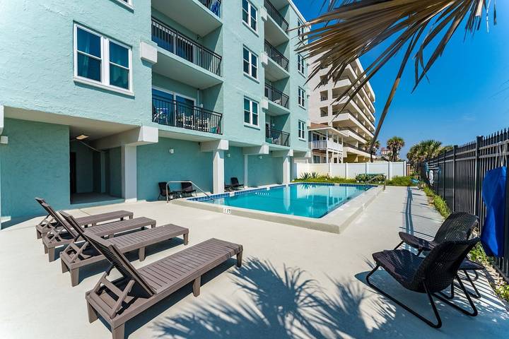 Vacation rental for 6 people, with pool and balcony in Jacksonville Beach