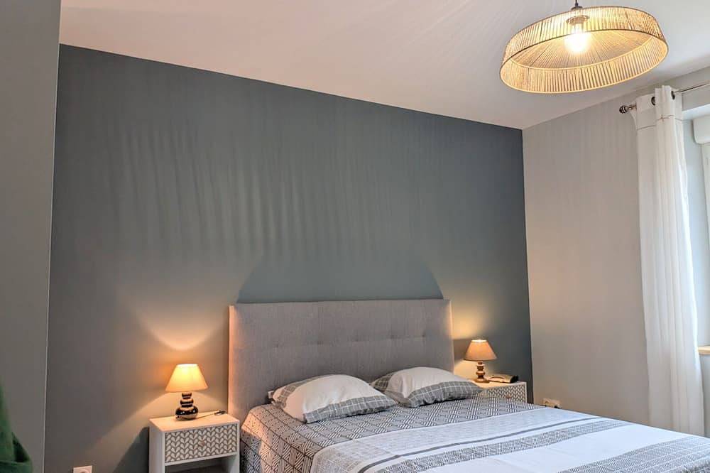 Geräumiges Haus mit überdachter Terrasse und Parkplatz in naturnaher Lage in Méobecq, Châteauroux und Umgebung