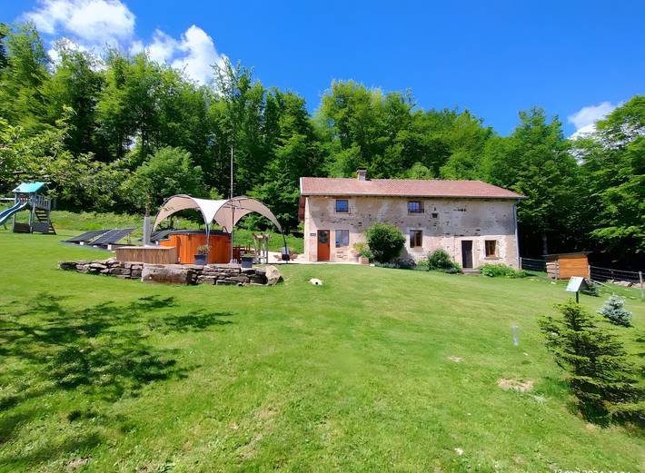 Gîte pour 6 personnes, avec jardin dans Le Clerjus - 2