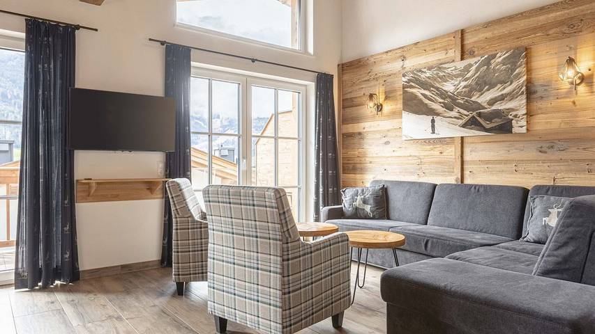 Vakantiehuis voor 10 personen, with terras and tuin as well as sauna in Uttendorf