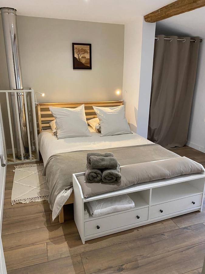 Location de vacances pour 5 personnes, avec terrasse et piscine dans Office De Tourisme De Grignan