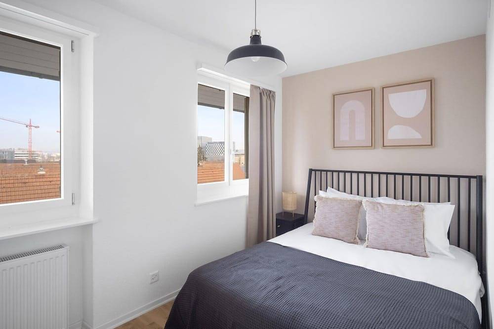 Apartamento entero, Roomy Oerlikon 3.5 Room w/ Parking, 1min to Train Station, by Blueground in Zúrich, Distrito de Zúrich