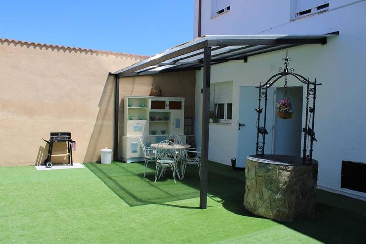 Casa de vacaciones para 12 personas, con terraza además de vistas y jardín, Se admiten mascotas - 1