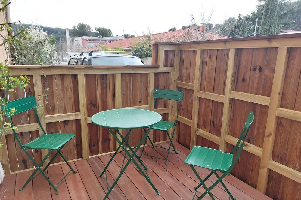 Appartement entier, Studio Ouest Parking clos plein pied pour 3 2 lits in Gardanne, Côte méditerranéenne (France)