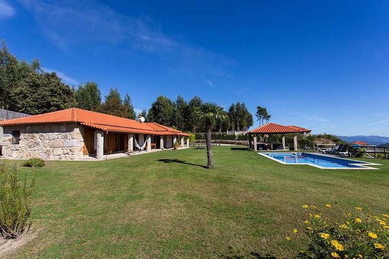 Luxury Villa Private Pool in Ribas, Distrito de Braga