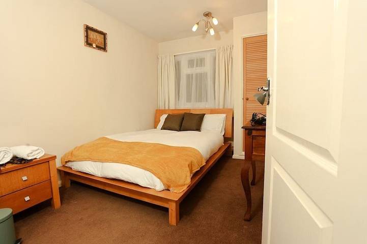Wohnstätte-Eigenes Badezimmer-Komfort-Gartenblick in Warwick, Warwickshire