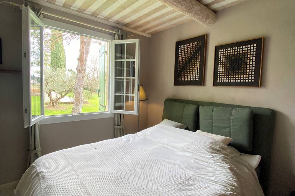 Villa with pool in Provence - near Isle-sur-la-Sorgue, Avignon and Gordes in Caumont-sur-Durance, Vaucluse
