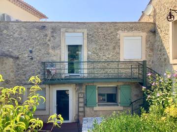 Gîte pour 4 personnes, avec balcon ainsi que piscine et jardin à Puisserguier