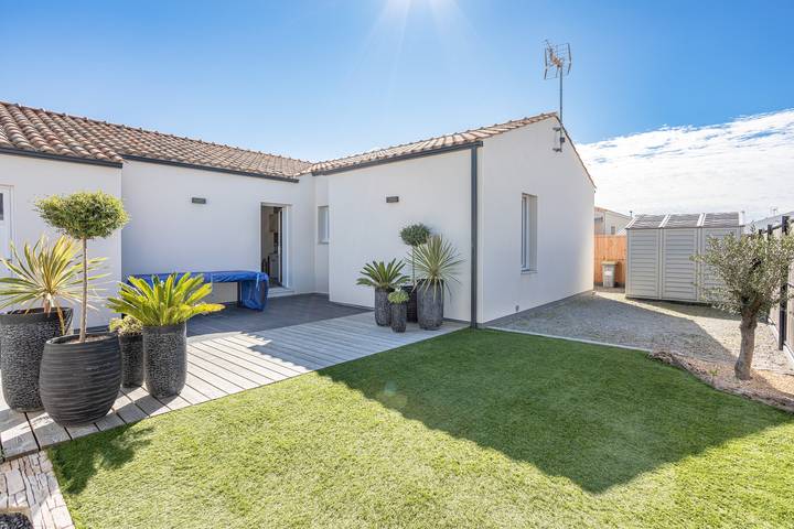 Ferienhaus für 6 Personen, mit Garten und Whirlpool - 1