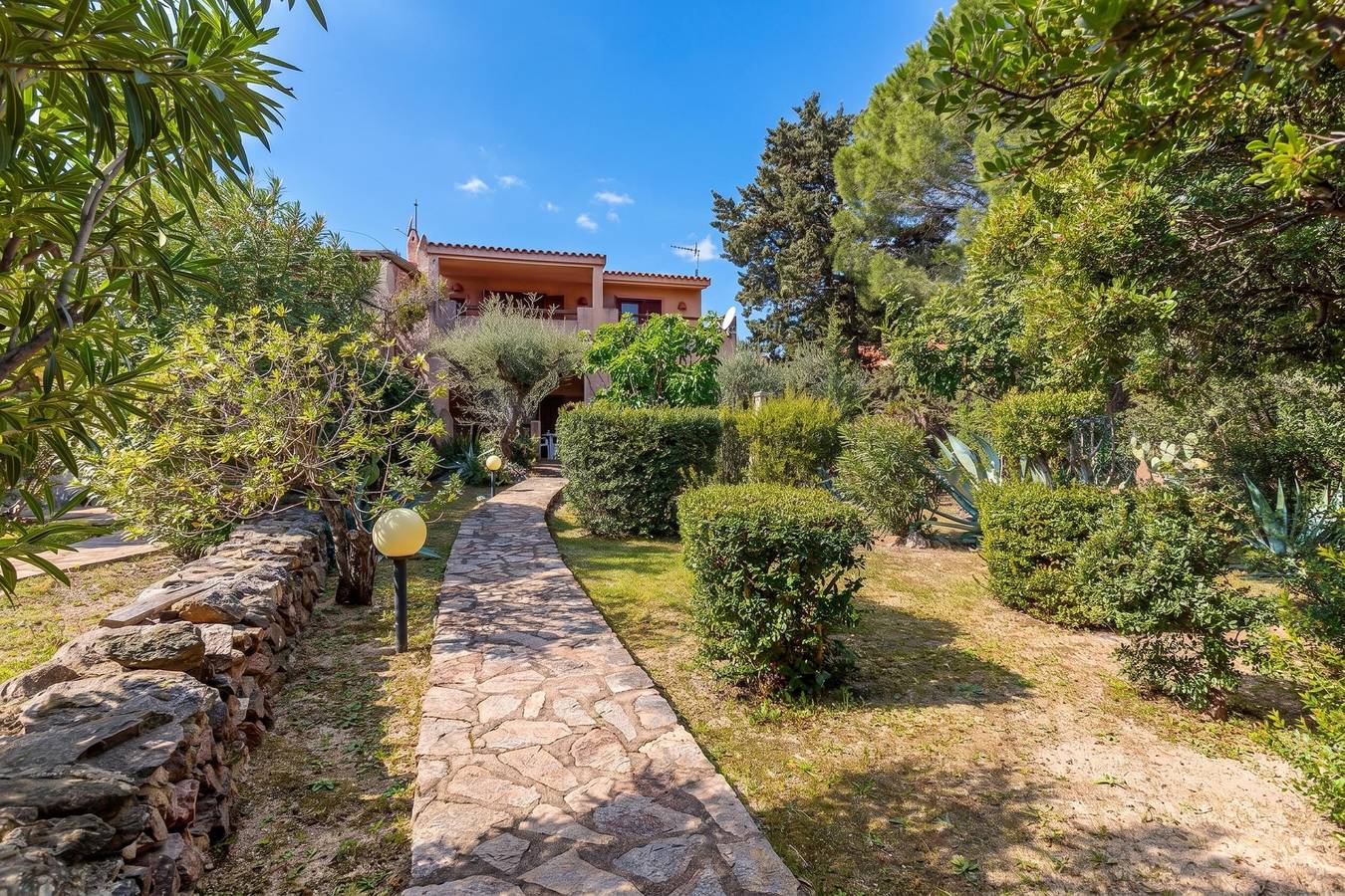 Appartement entier, Erica Piano Terra 150m From the Beach in Spiaggia di Baia Caddinas, Golfo Aranci