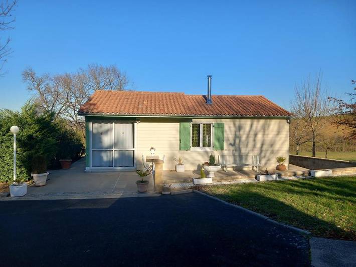 Location de vacances pour 6 personnes, avec vue ainsi que jardin et piscine à Labastide-Dénat - 4
