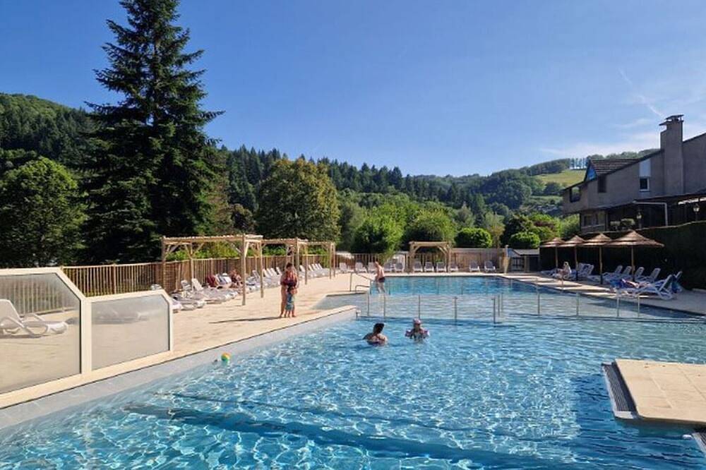 Mobile home with terrace for 5 people in Saint-Geniez-d'Olt-et-d'Aubrac, Parc naturel régional de l'Aubrac