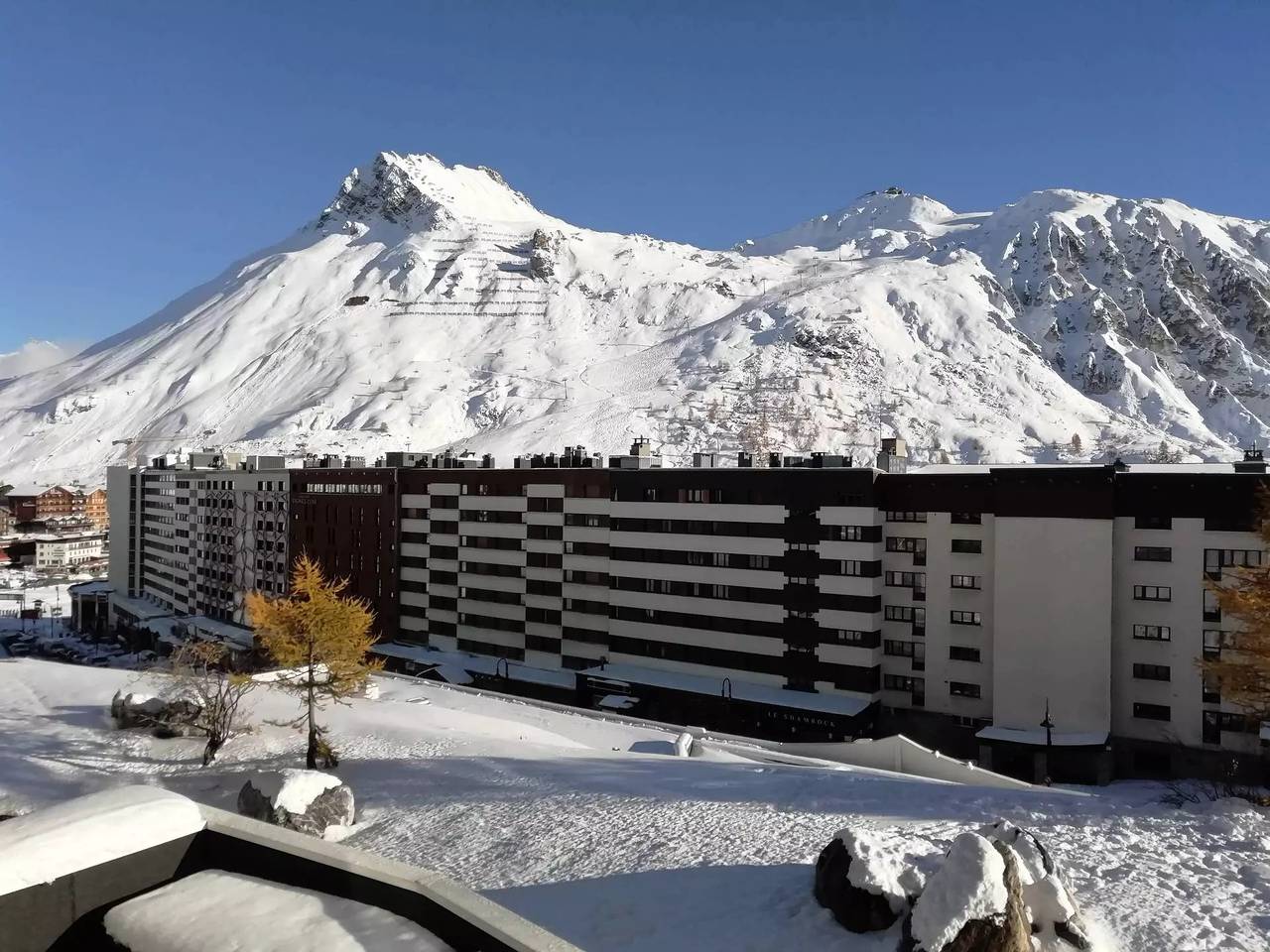 Studio entier, Studio 4 personnes à Tignes ski aux pieds et proche des commerces dans le quartier du Lac. Vue imprenable sur le Lac. in Tignes, Parc National de la Vanoise