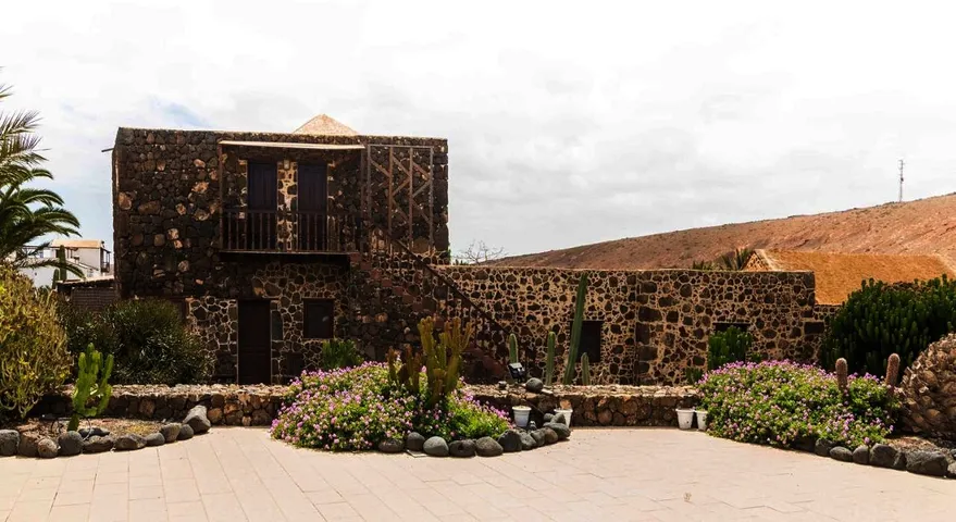 Casa rural para 2 personas, con vistas además de jardín y piscina, Se admiten mascotas - 1