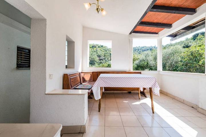 Ganze Wohnung, 2-Zimmer-Ferienwohnung mit Terrasse und Meerblick Bucht Donja Krušica, Solta A-15636-b in Solta