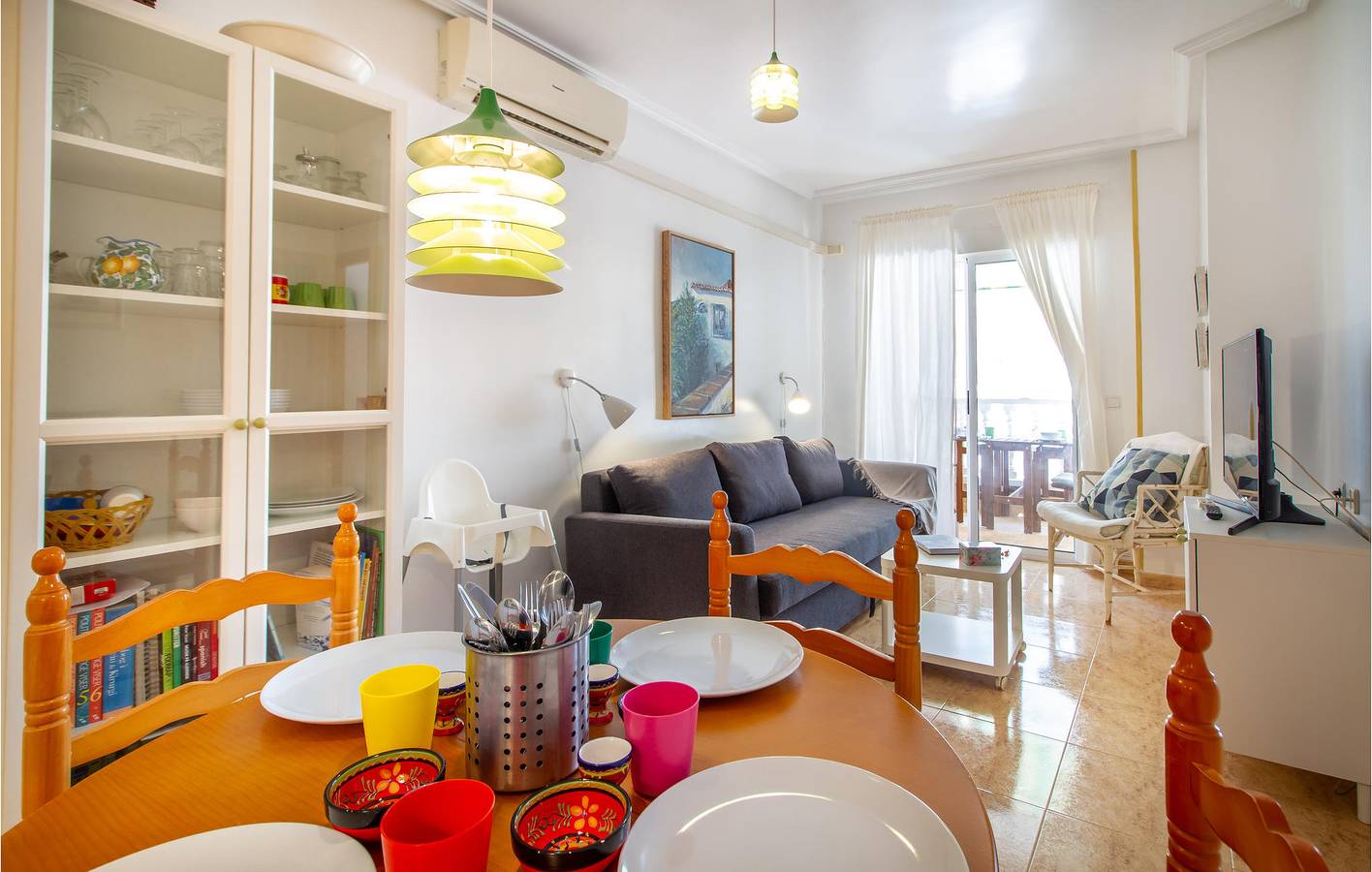 Apartamento vacacional entero, Apartamento de vacaciones junto a la playa con comodidades. in Torrevieja Centro, Torrevieja