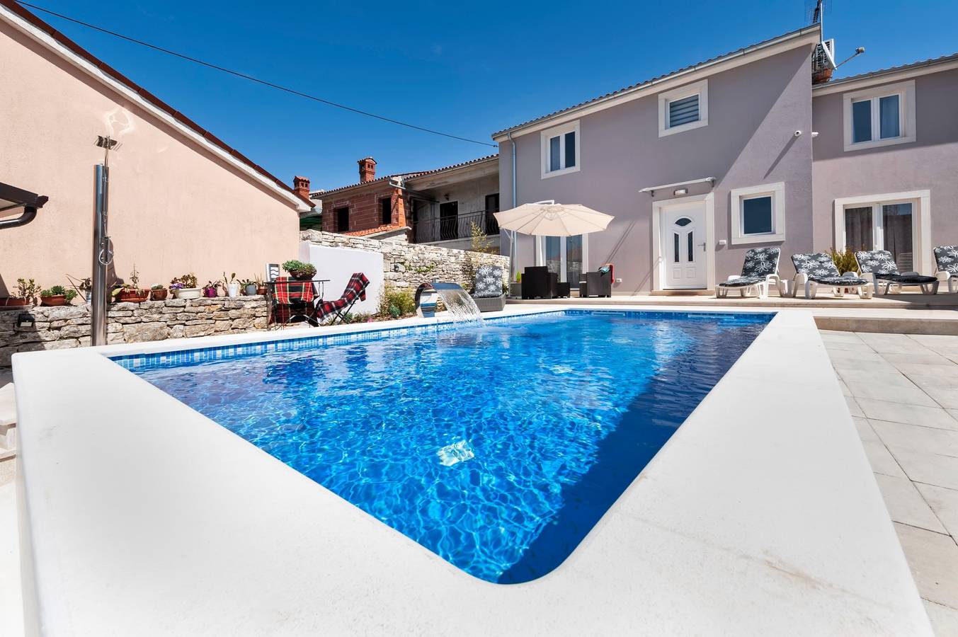 Schöne Villa Nina mit privatem Pool in sehr ruhig in Žminj, Zentralistrien