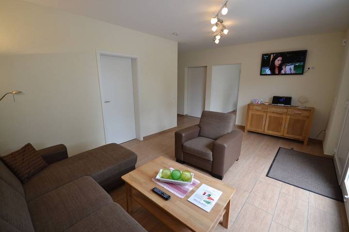 Ferienwohnung für 4 Personen, mit Terrasse und Garten an der Ostsee - 2