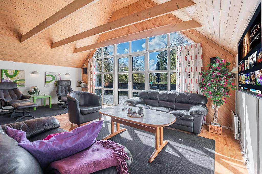 Schönes Steinhaus mit Reetdach und geschlossene Terrasse in Nørre Nebel, Varde