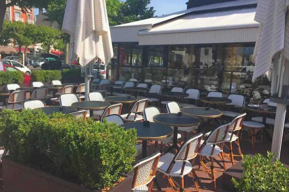 Appartement entier, Studio confortable - Hypercentre - 20 min to Paris in Maisons-Laffitte, Yvelines