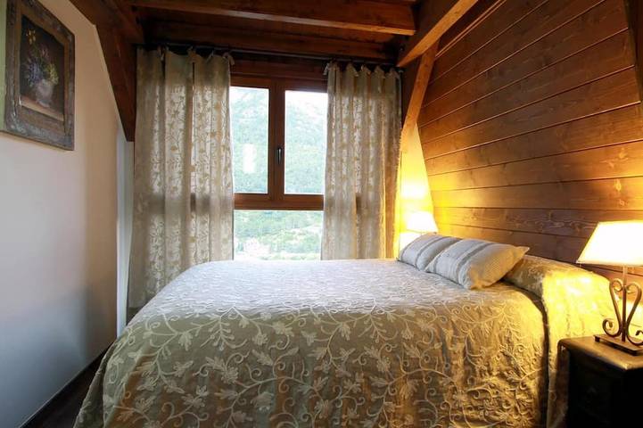Ganze Wohnung, Charmantes Escarrilla Duplex Apartment in Escarrilla, Sallent de Gállego