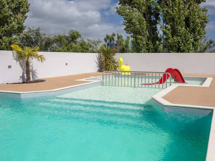 Camping pour 2 personnes, avec terrasse et piscine dans Fontenay-le-Comte - 4