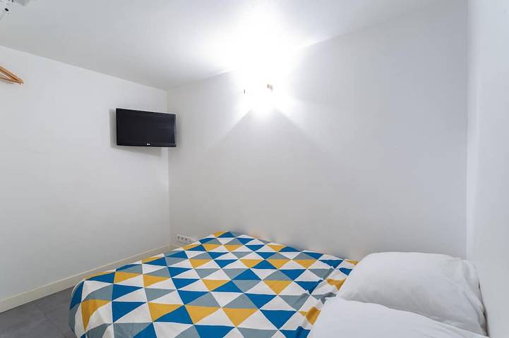 Entire apartment, Two-room studio near Part Dieu in Lyon, Lyon region