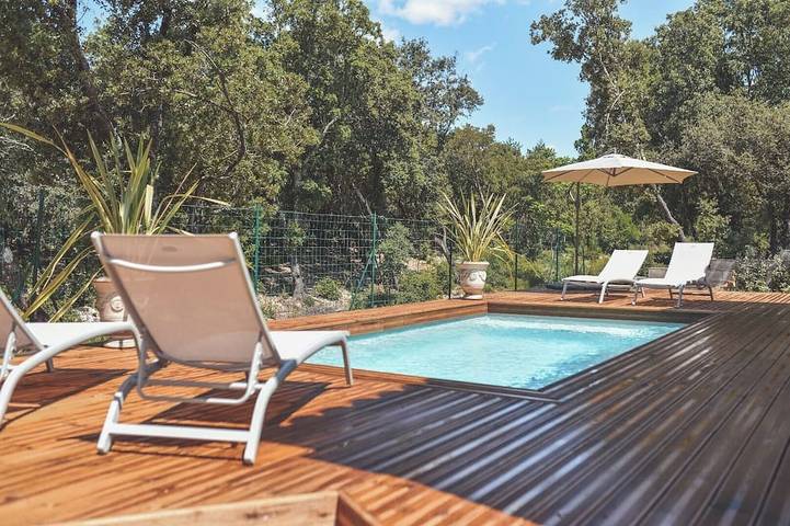 Location de vacances pour 4 personnes, avec terrasse et jardin à Orgnac-l'Aven