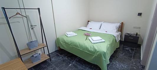 Gîte pour 2 personnes, avec vue et jardin dans Palaiochora