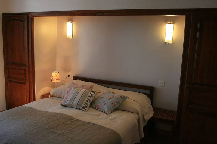 Location de vacances pour 8 personnes, avec terrasse ainsi que piscine et jardin à Gabian - 4