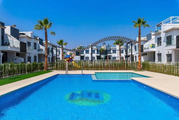 Apartamento de vacaciones para 4 personas, con vistas además de balcón y piscina - 1