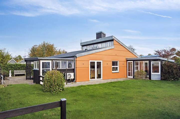 Ferieudlejning for 7 personer, med Terrasse i Grenå Strand