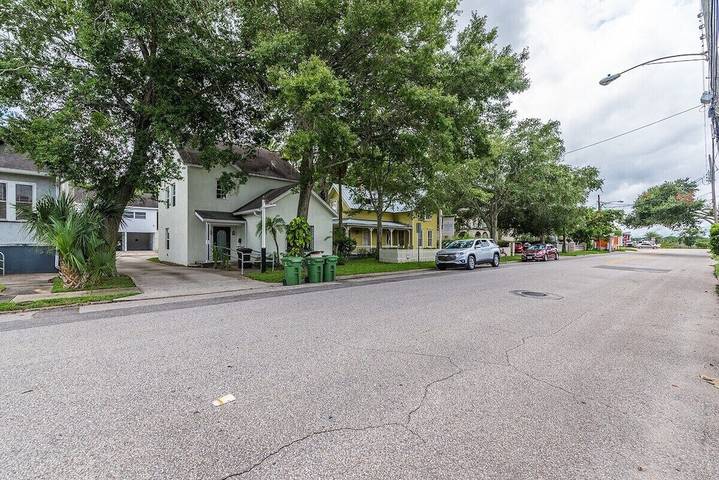 Vacation rental for 4 people, with balcony and yard in St. Johns County