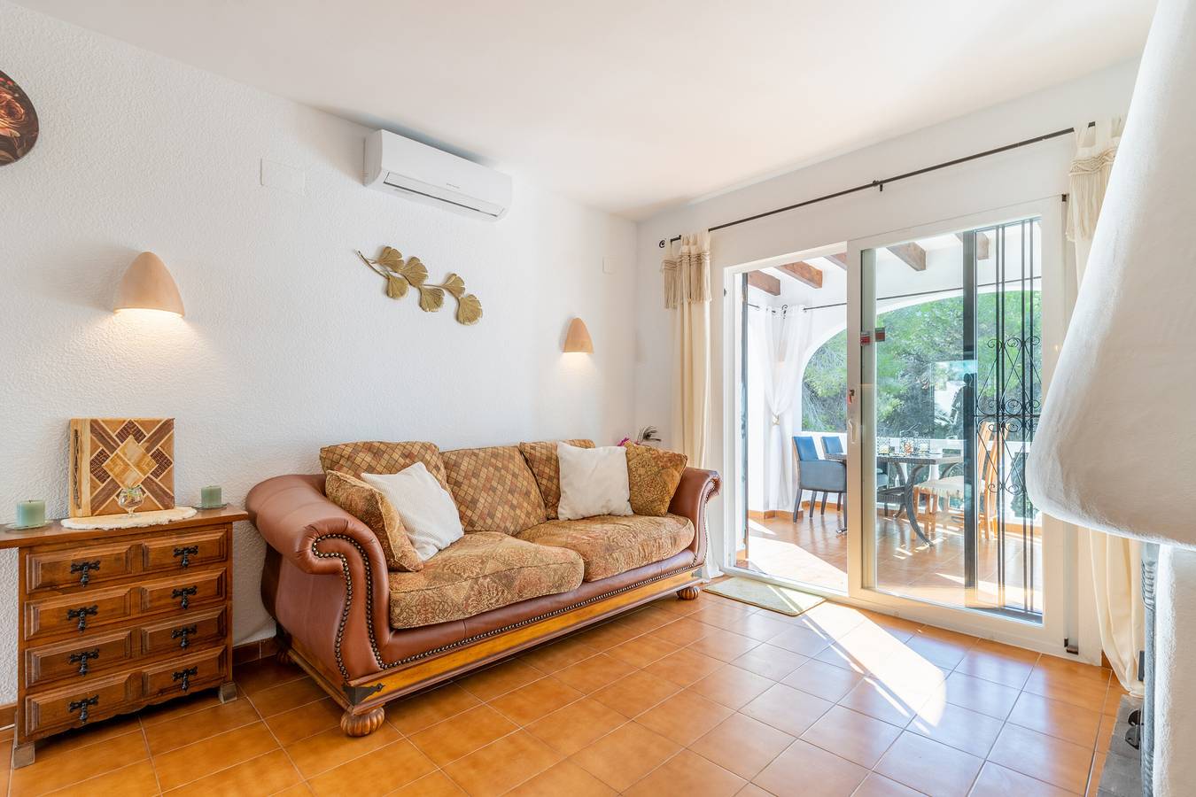 Apartamento 'Sillero Dos' con piscina compartida, terraza privada y aire acondicionado. in Pinar de lAdvocat (Moraira), Teulada