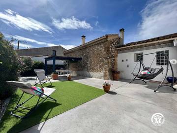 Gîte pour 4 personnes, avec jardin dans l' Aude