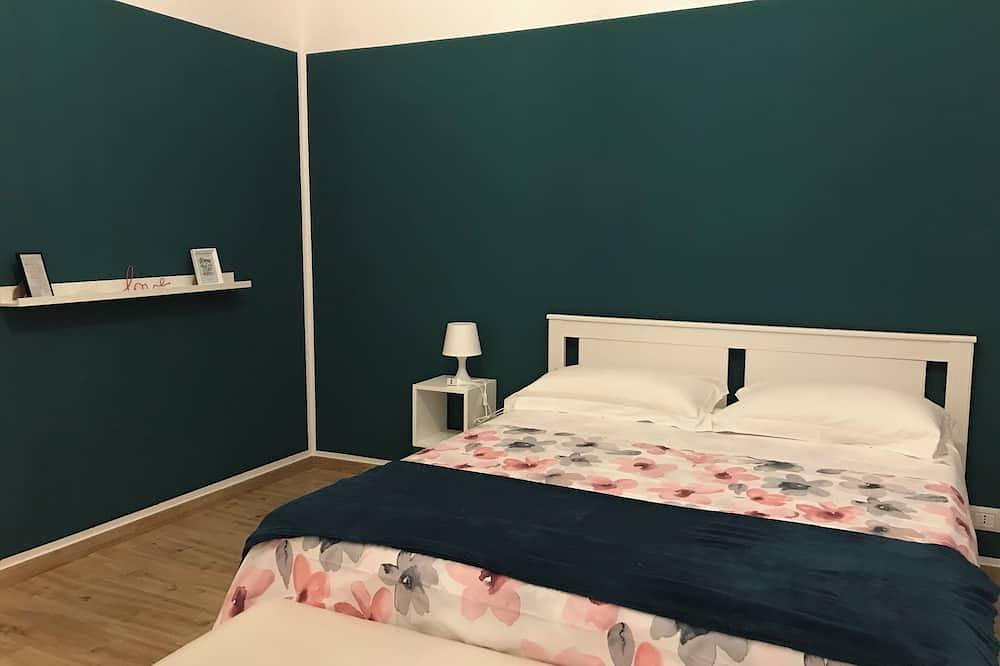 Family apartment located in the center of Taranto I strategic location. in Taranto, Gulf of Taranto
