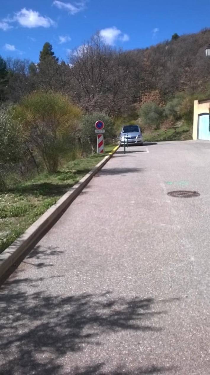 Gîte pour 4 personnes, avec vue sur le lac ainsi que vue et balcon à Sainte-Croix-du-Verdon - 2