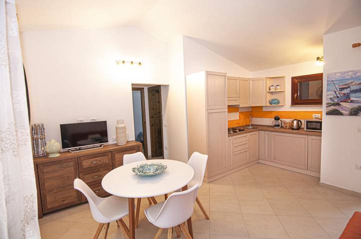 Gîte pour 4 personnes, avec balcon à Isola Rossa - 2