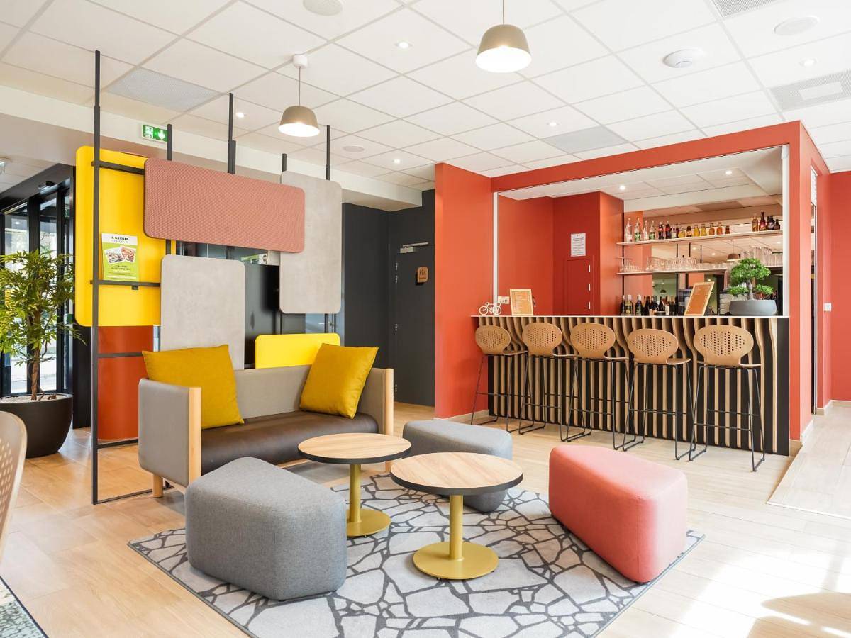 Twin Room in Montrouge, Hauts-de-Seine