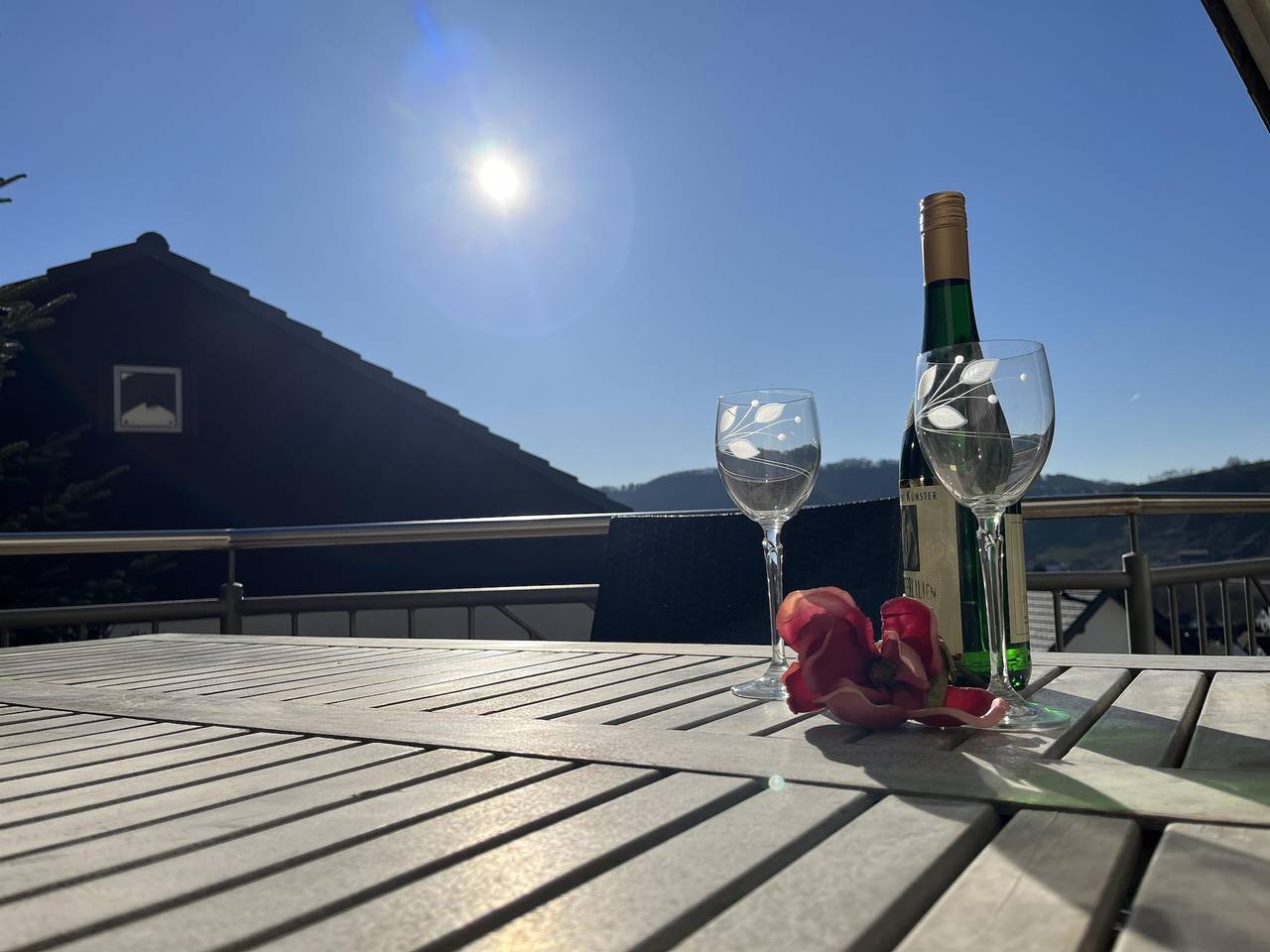 Ganze Ferienwohnung, Ferienwohnung mit Balkon in Niederfell, Osteifel