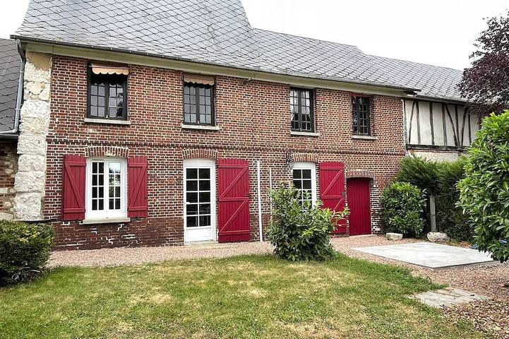 Location de vacances pour 4 personnes, avec jardin et terrasse à Sahurs