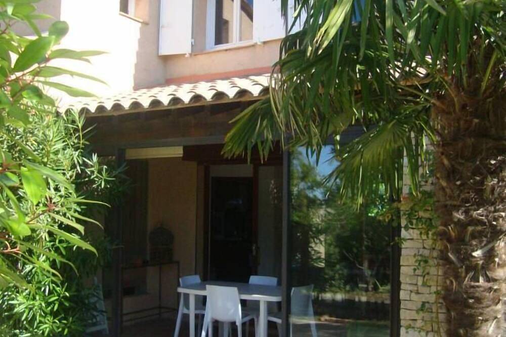 House with pool in the village of Eguilles in Éguilles, Aix-en-Provence region
