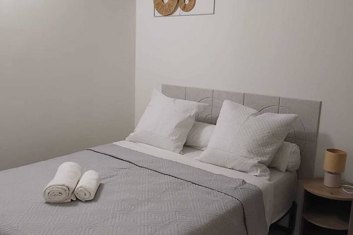 Very pretty 5-bedroom outbuilding near the center of Saint-Priest in Saint-Priest, Lyon und Umgebung