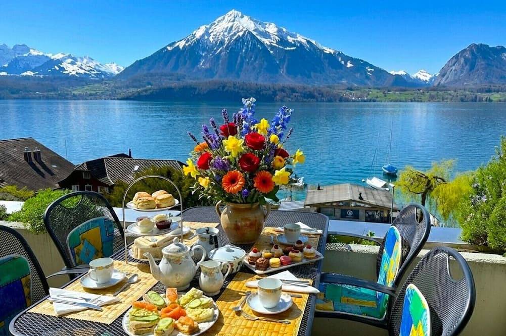 Geheel appartement, Concierge, Lake Thun/Alps Scenic Views by Swisshut in Sigriswil, Meer van Thun