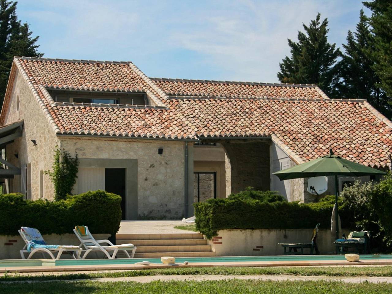 Gîte situé au calme avec piscine et parc-jardin
 in Saint-Maurin, Quercy
