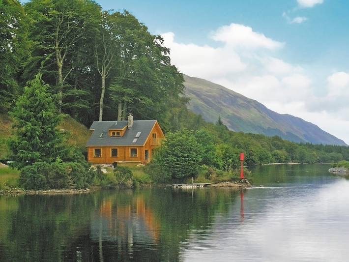 Gairlochy Bay in Gairlochy, Highlands