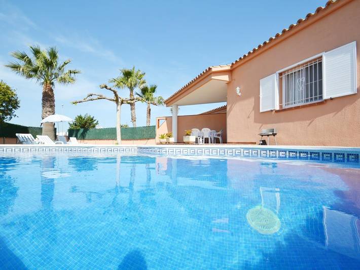Casa Andrea con piscina privada in Riumar, Delta del Ebro