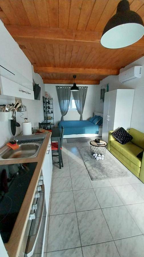 Appartement de vacances pour 2 personnes, avec vue ainsi que piscine et jardin